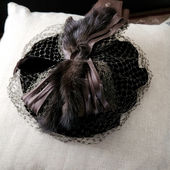 Vintage Mink Hat with Veil - Picture 4 of 5